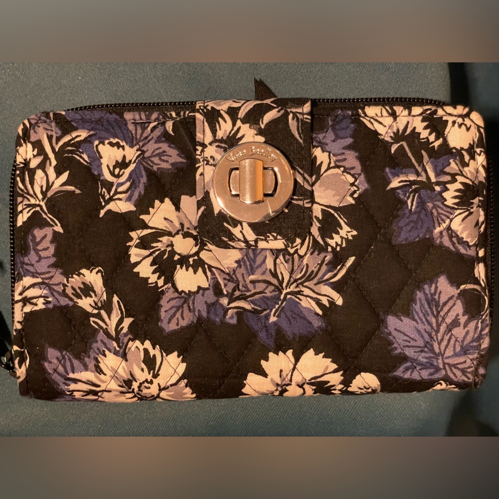 Vera Bradley RFID Turn-lock Wallet ~ Frosted Floral